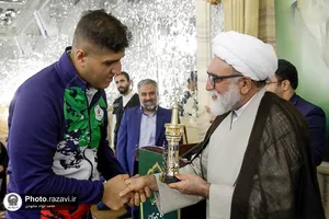 دیدار دانش&zwnj;آموزان مدارس امام رضا علیه&zwnj;السلام با تولیت آستان قدس رضوی