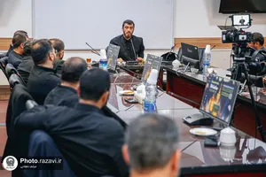 نشست صمیمی ادعیه&zwnj;خوانان و مداحان جوان حرم مطهر رضوی