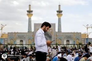 قرائت دعای پرفیض عرفه در حرم مطهر رضوی