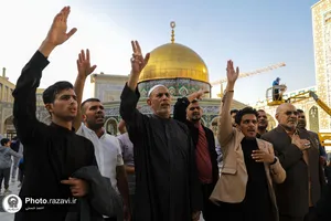 عزاداری زائران عرب زبان در حرم مطهر رضوی