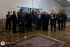 بازدید تولیت آستان قدس رضوی از روند بافت فرش&zwnj;های رواق امیرالمؤمنین علیه&zwnj;السلام
