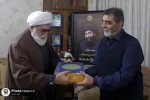 دیدار تولیت آستان قدس رضوی با خانواده&zwnj;ی شهدا
