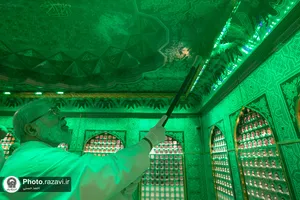 غبارروبی ضریح منور رضوی