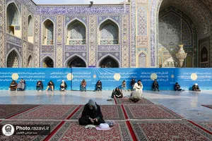 قرائت دعای ام داوود در حرم مطهر رضوی -1