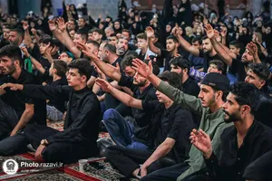 عزاداری سنتی شب یازدهم محرم در &laquo;حسینیه حرم&raquo;