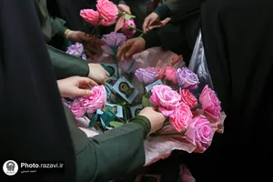 اهدای نشان خادمیاران خواهر رواق کودک