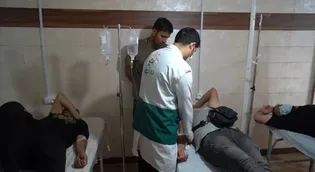 خدمت‌رسانی بیمارستان سیار رضوی به زائران اربعین در مرز مهران + فیلم