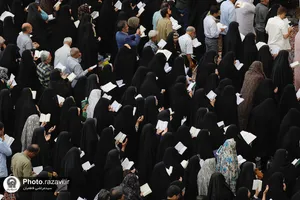 قرائت دعای پرفیض عرفه در حرم مطهر رضوی