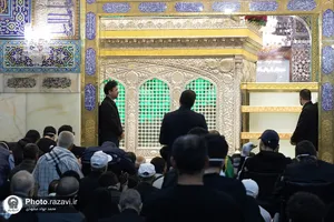 تشرف جمعی از مجروحان لبنانی به حرم مطهر رضوی