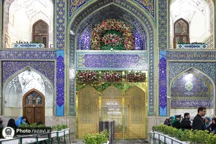 ضیافت ۳۰۰ هزار شاخه گل نذری در حرم امام رضا (ع)