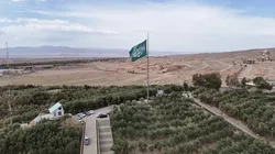 پرچم متبرک رضوی بر فراز شهرهای استان مرکزی برافراشته شد