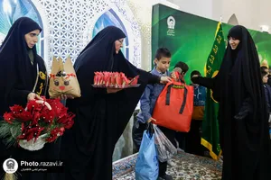 اهدا بسته&zwnj;های متبرک به دانش&zwnj;آموزان حاشیه شهر