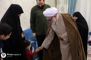 حضور تولیت آستان قدس رضوی در منزل سردار شهید نور علی شوشتری