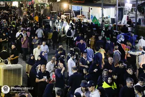 خدمت&zwnj;رسانی خدام حرم مطهر رضوی به زائران اربعین حسینی در سامرا