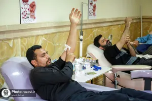 اهدا خون توسط جمعی از خدام حرم مطهر رضوی