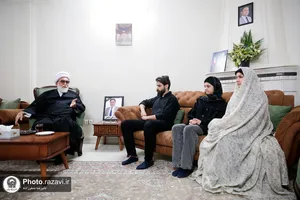 دیدار تولیت آستان قدس رضوی با خانواده شهدای حملات تروریستی رژیم صهیونیستی-2