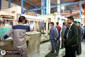 بازدید کارکنان آستان قدس رضوی از کارخانه هبلکس رضوی