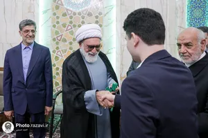 دیدار دانش&zwnj;آموزان افتخارآفرین تیم ملی المپیاد هوش مصنوعی با تولیت آستان قدس رضوی