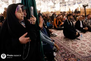 جشن شب نیمه شعبان ویژه زائران غیر ایرانی در حرم مطهر رضوی