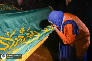 حضور خدام و پرچم گنبد حرم مطهر رضوی در محل شهادت سیدحسن نصرالله