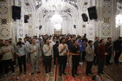 تجدید عهد دانشجو معلمان شاهد و ایثارگر با امام رضا (ع) در حرم مطهر رضوی