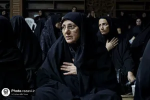عزاداری شب عاشورای حسینی در باغ اردوگاه خاتون