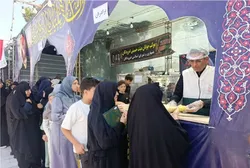 مواکب رضوی در جاده‌های منتهی به مشهد؛ خدمت‌رسانی ویژه به زائران رهبر شهید