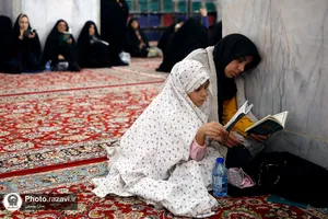 قرائت دعای عرفه ویژه ناشنوایان در حرم مطهر رضوی