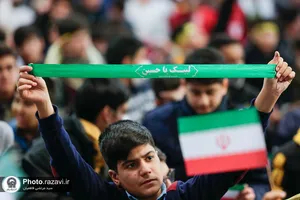 گردهمایی نوجوانان مشهدی به یاد شهدای دانش&zwnj;آموز حرم شاهچراغ