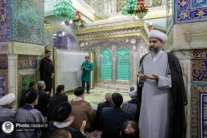 غبارروبی ضریح مطهر حضرت رضا(ع) در آستانه میلاد پیامبر اکرم(ص)