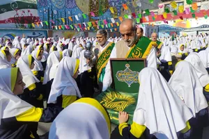 نواختن آخرین زنگ مهر رضوی در سال ۱۴۰۳ در ۳ شهر از استان مرکزی/ گزارش تصویری