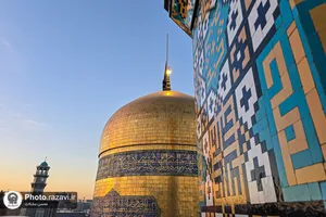 تعویض پرچم حرم امام رضا علیه&zwnj;السلام به مناسبت شهادت حضرت زهرا سلام&zwnj;الله علیها