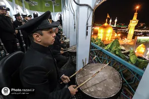 آیین نقاره&zwnj;نوازی شب میلاد امام رضا(علیه&zwnj;السلام) در حرم مطهر رضوی