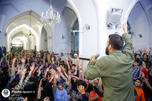 اعتکاف پسران نوجوان در حرم مطهر رضوی