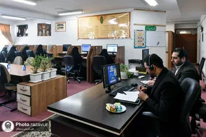 پاسخگویی تلفنی معاون خدمات زائرین حرم مطهر رضوی به مخاطبان سامانه ١٣٨