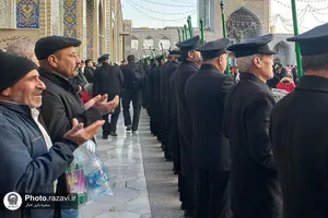 آیین تعویض شیفت دربانان بارگاه منور رضوی