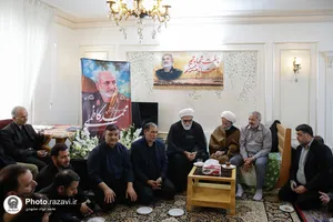 دیدار تولیت آستان قدس رضوی با خانواده شهید کاظمی
