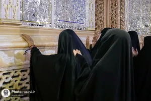 قرائت دعای عرفه ویژه زائران غیر ایرانی در حرم مطهر رضوی