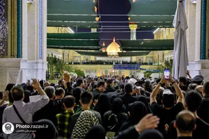 حضور کاروان سفیران امام رئوف علیه&zwnj;السلام در ابتدای مسیر پیاده&zwnj;روی زائران اربعین در نجف اشرف
