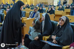 آیین رونمایی از کتاب قرار با خورشید