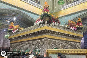 گل&zwnj;آرایی ضریح مطهر رضوی به مناسبت اعیاد شعبانیه