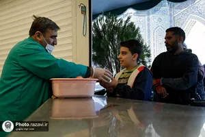 پذیرایی خادمیاران استان آذربایجان غربی از زائرین حرم مطهر رضوی