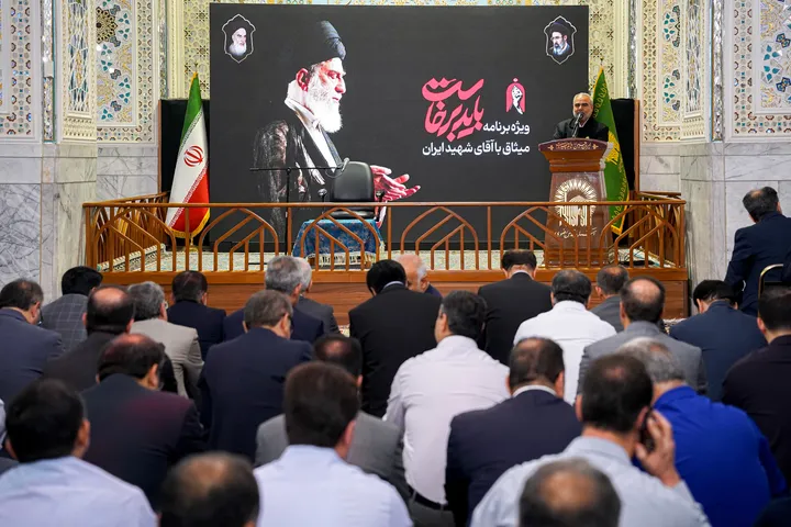 تشرف معاونین وزارت بهداشت و رؤسای دانشگاه‌های علوم پزشکی سراسر کشور به حرم مطهر رضوی