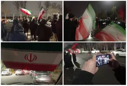 حرکت خودرویی کارکنان آستان قدس رضوی در خیابان‌های مشهد در حمایت از جبهه مقاومت