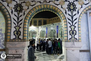 اعتکاف 1000 دهه هشتادی در حرم مطهر رضوی