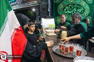 عزاداری شب تاسوعای حسینی در اجتماع مردمی میدان جانباز مشهد