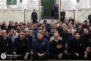 غبارروبی ضریح مطهر حضرت رضا(ع) در آستانه میلاد پیامبر اکرم(ص)