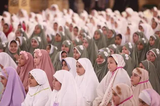 آغاز بندگی دختران روزه‌اولی در ماه میهمانی خدا
