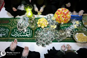 &laquo;سفره برکت و کرامت&raquo; در حرم مطهر رضوی