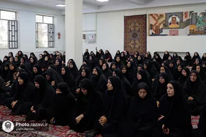 بازدید تولیت آستان قدس رضوی از روند بافت فرش&zwnj;های رواق امیرالمؤمنین علیه&zwnj;السلام
